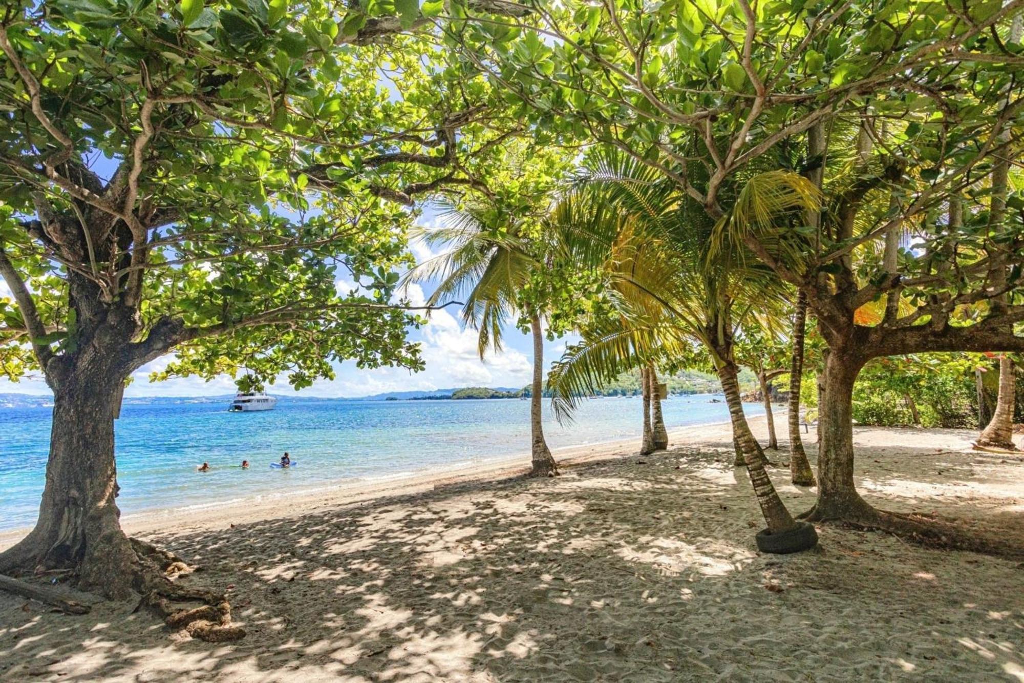 Апарт отель Domaine De L'Anse Ramier Ле-Труаз-Иле Экстерьер фото